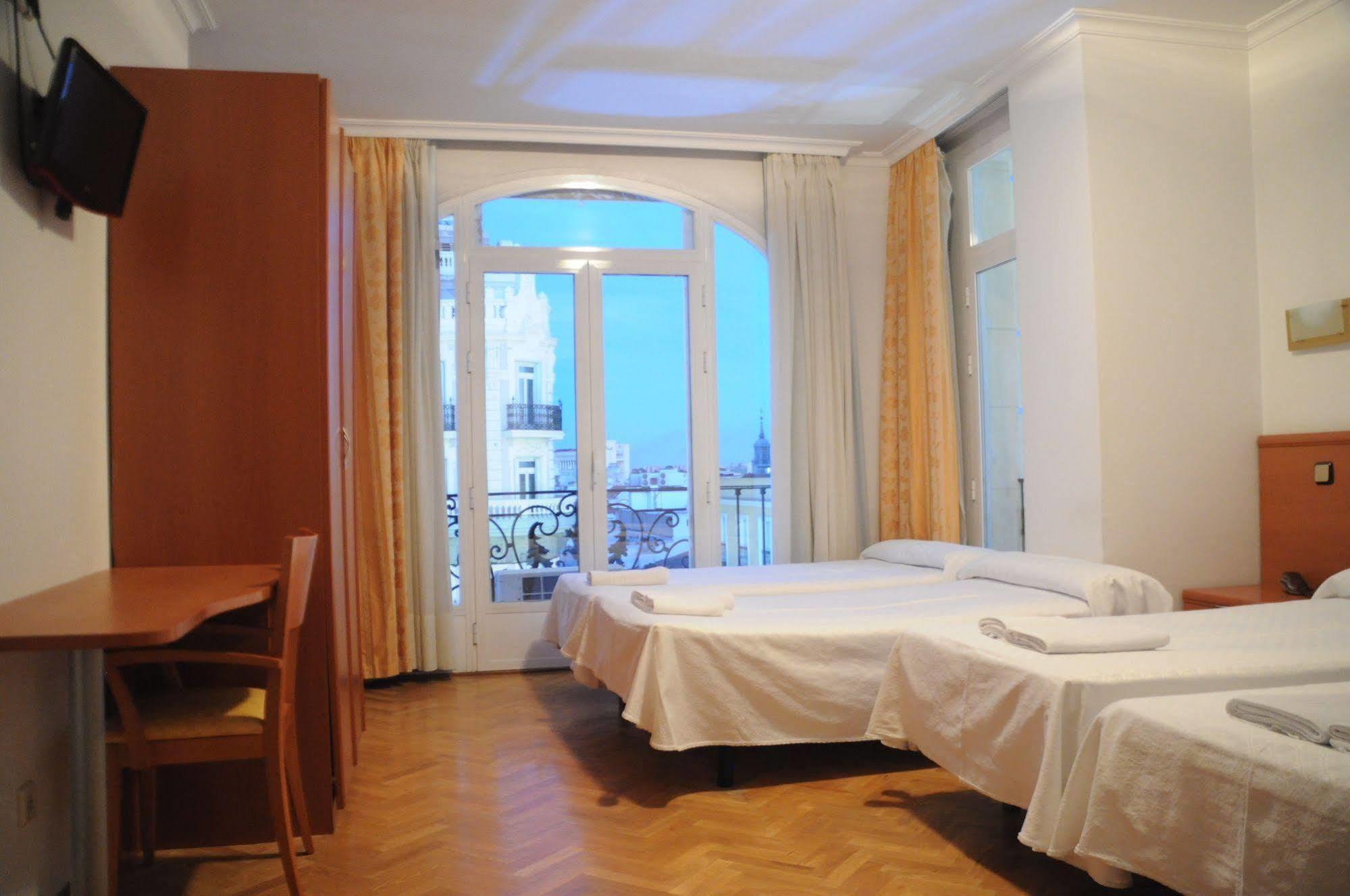 Hostal Jerez Мадрид Экстерьер фото