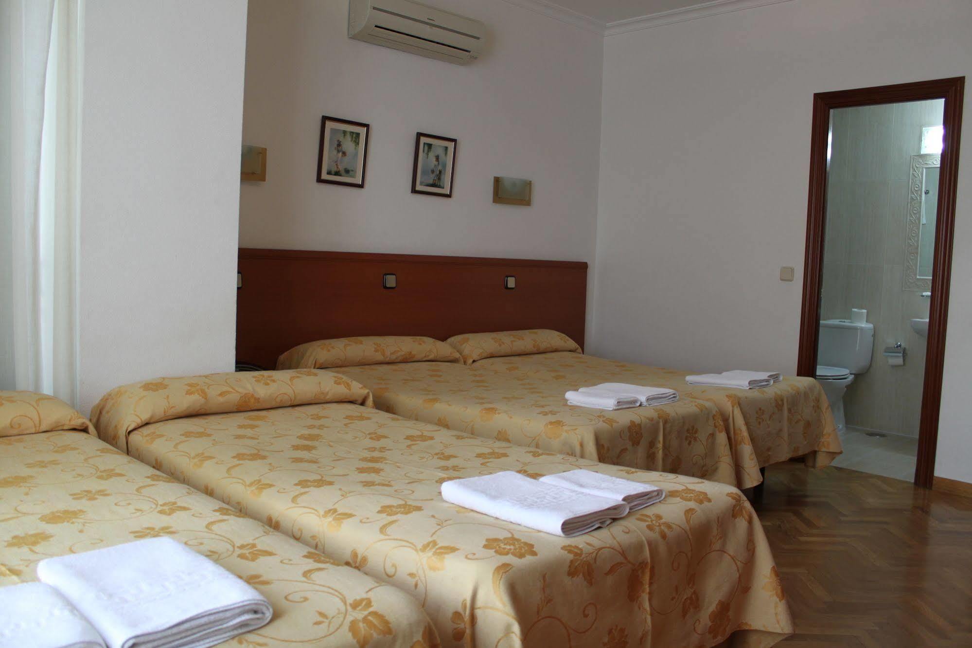 Hostal Jerez Мадрид Экстерьер фото