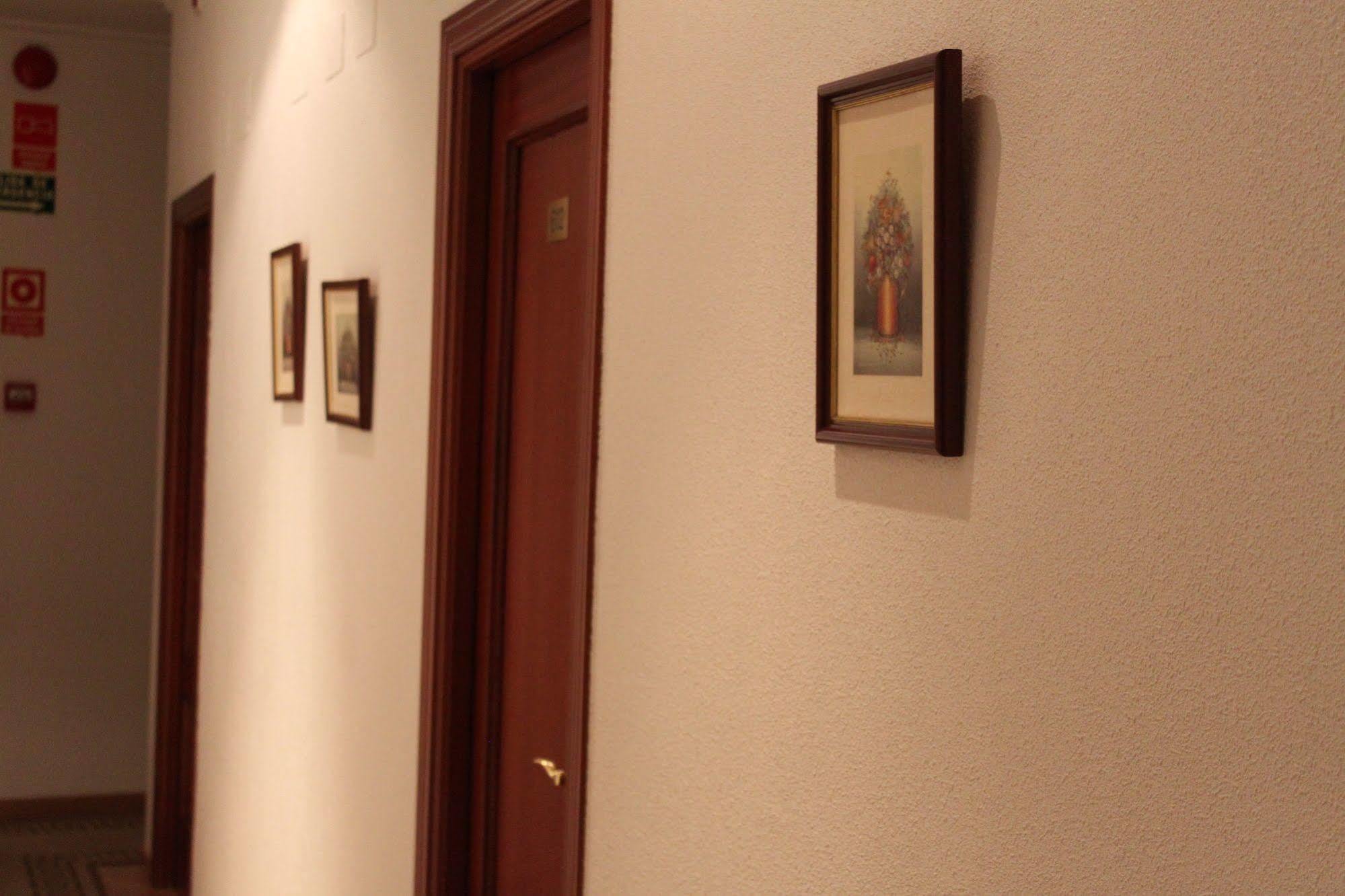 Hostal Jerez Мадрид Экстерьер фото